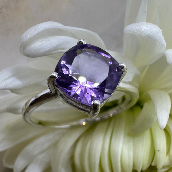Amethyst Small Square 925 Sterling Silver Ring - Size 8 - Quality Gemstone Jewellery