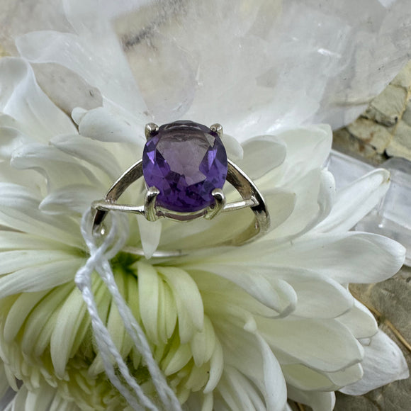 Amethyst Sterling Silver Ring - Size 9 - Quality Gemstone Jewellery