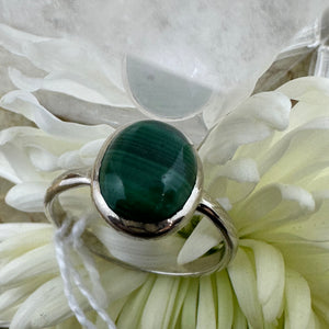 Malachite Oval Sterling Silver Ring - Size 9 - Quality Gemstone Jewellery