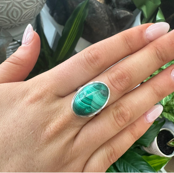 Malachite Large Oval 925 Sterling Silver Ring - Size 9 - Quality Gemstone Jewellery